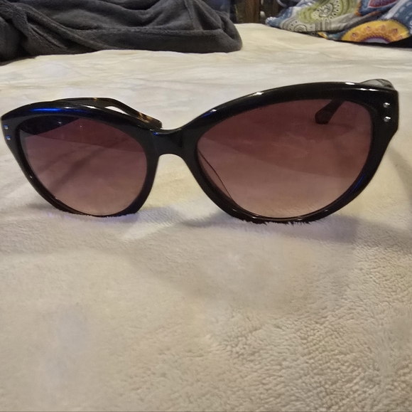 Tortoise Shell Sunglasses - Picture 2 of 3